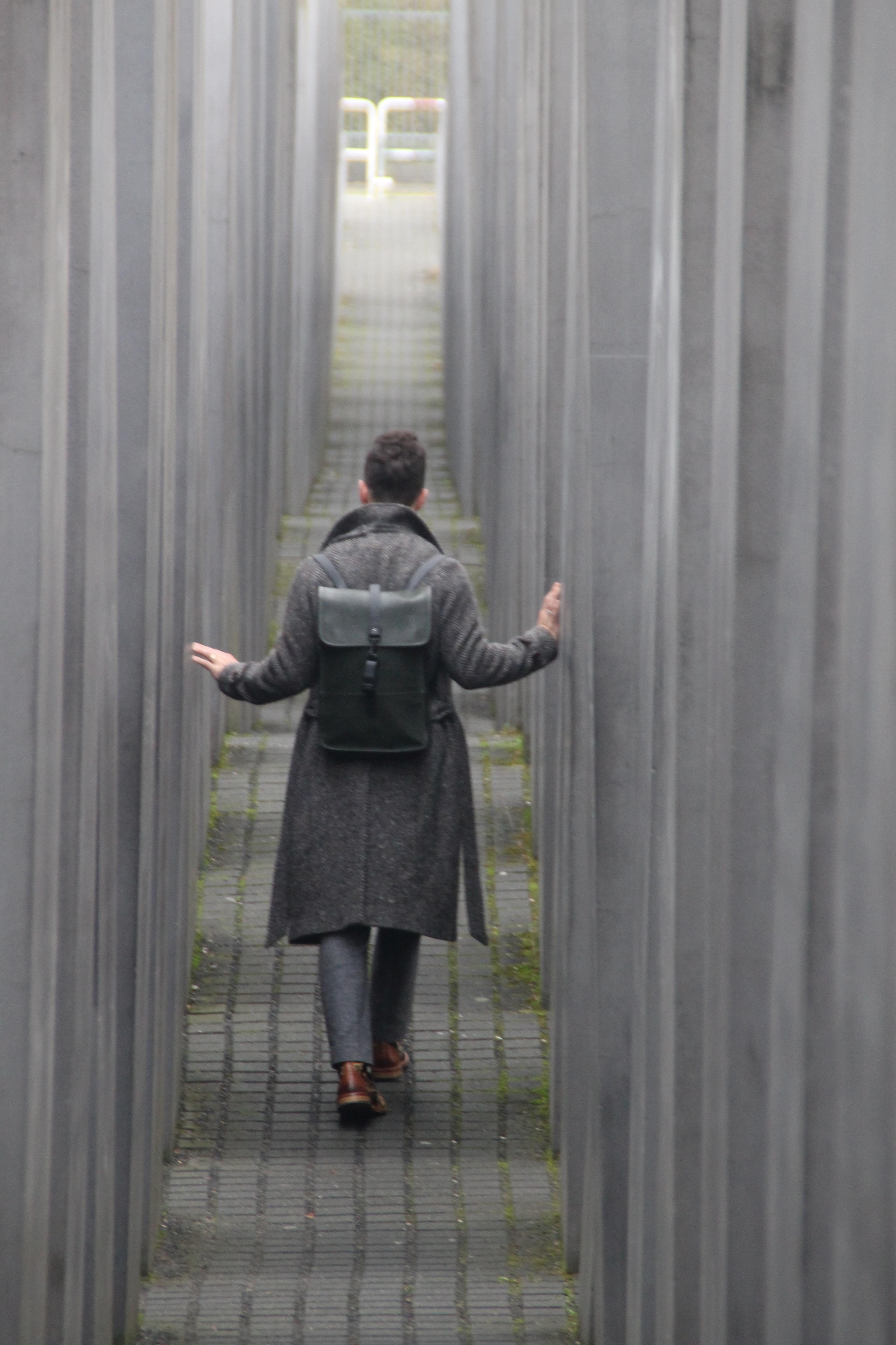 The memorial is made up of an undulating field of 2711 concrete steles, which can be passed through from all sides.