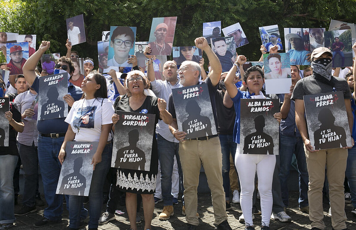 One of the examples mentioned in the report is the Asociación Madres de Abril (Mothers of April Association), which has unified families of victims of repression in Nicaragua